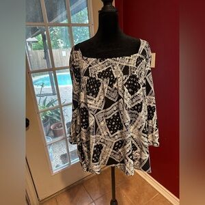NWT Floral & Ivy Black & White Bandana Print Peasant Blouse – Size Small
